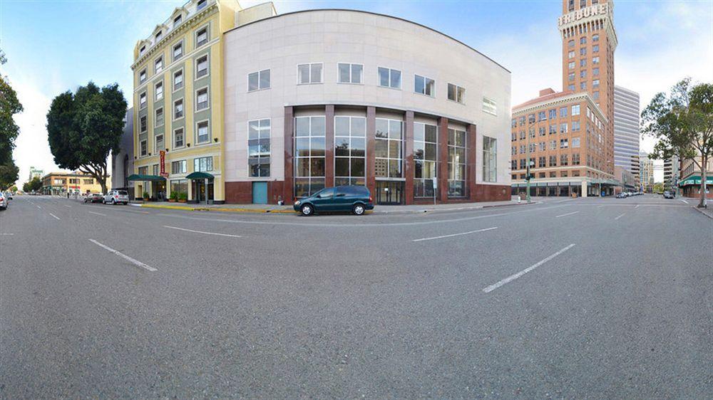 Ramada By Wyndham Oakland Downtown City Center Exterior photo